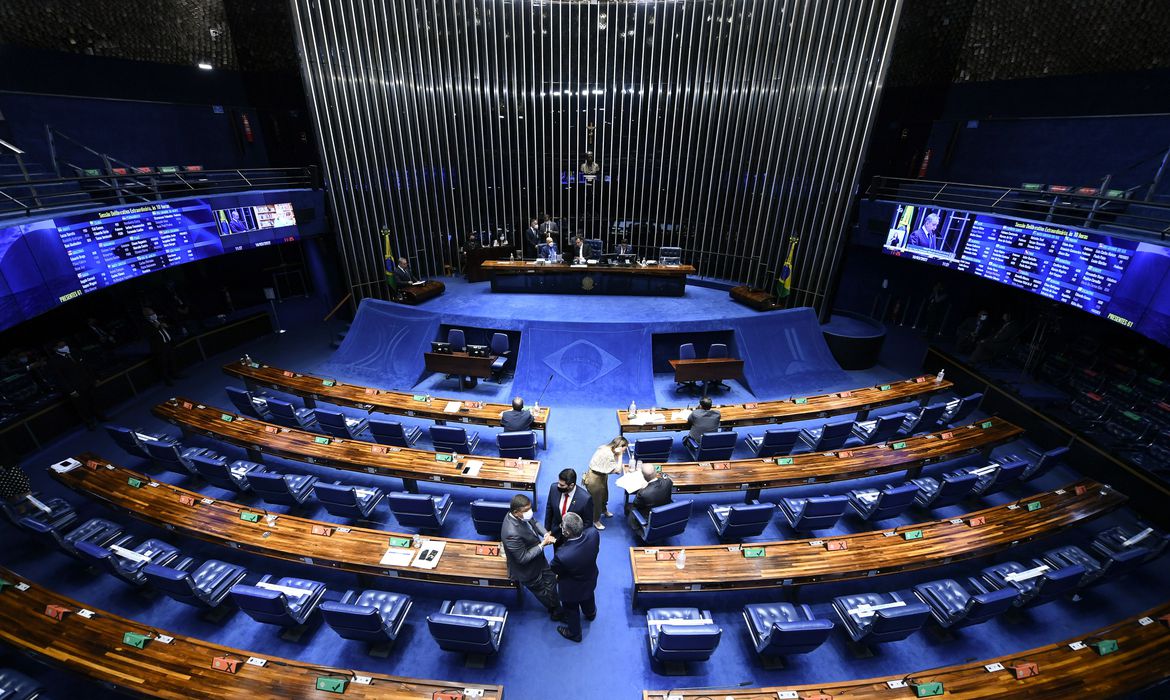 Senado aprova criação de bula digital